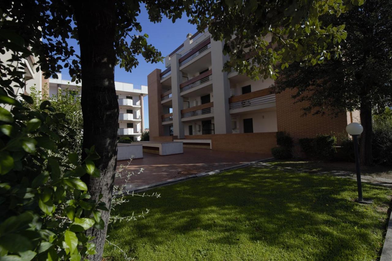 Le Residenze Di Santa Costanza - Mirto/Corbezzolo Aparthotel San Vincenzo Bagian luar foto