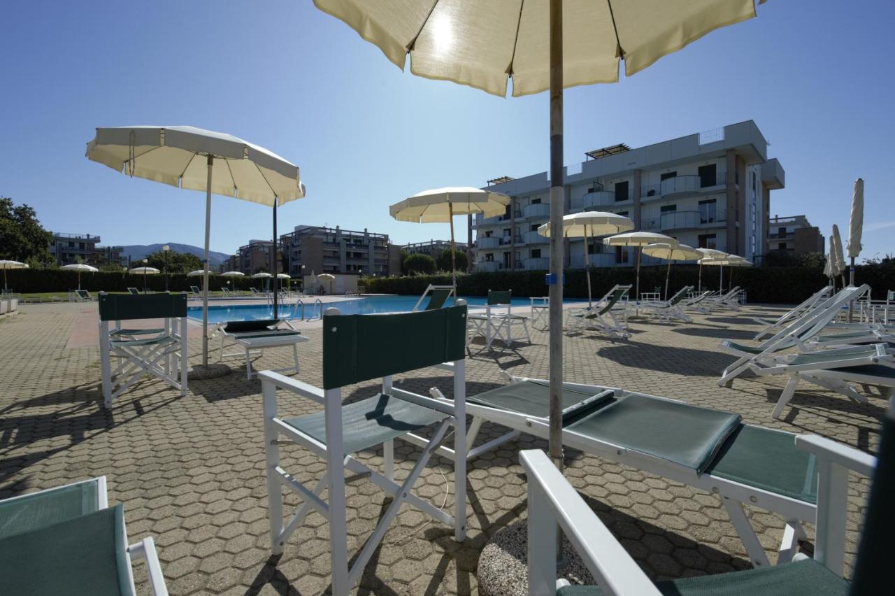 Le Residenze Di Santa Costanza - Mirto/Corbezzolo Aparthotel San Vincenzo Bagian luar foto