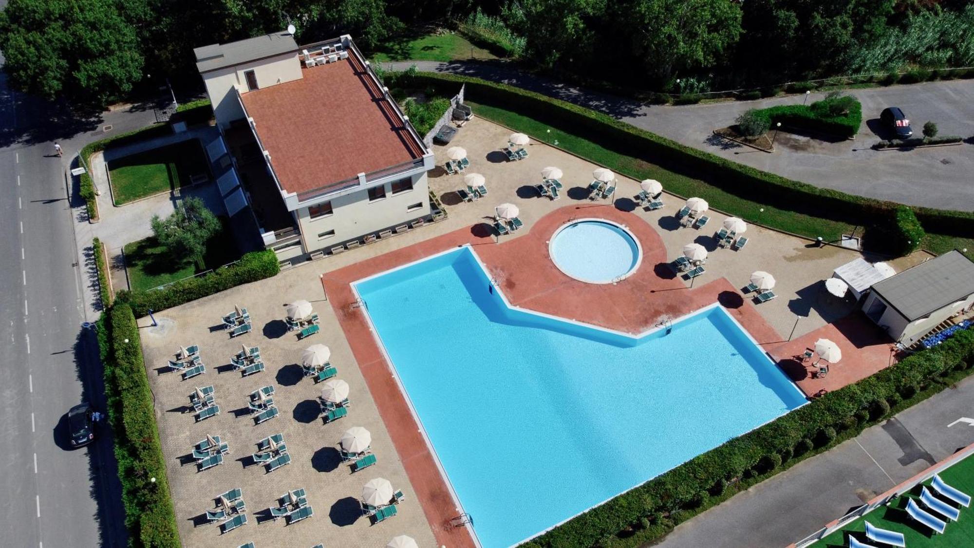 Le Residenze Di Santa Costanza - Mirto/Corbezzolo Aparthotel San Vincenzo Bagian luar foto